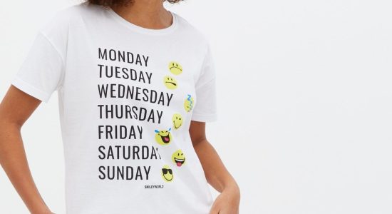 white-short-pyjama-set-with-smileyworld-print